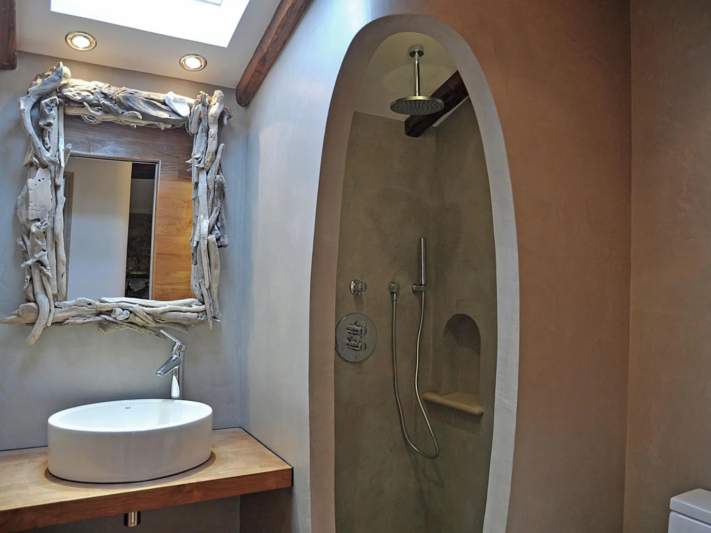 Luxurious Villa in Aix-en-Provence with Jacuzzi