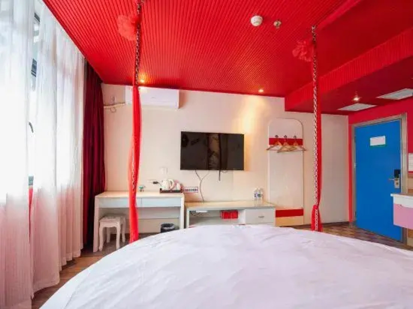 Yixian Sunshine Travel Inn (Xinxiang Hongmen University Town Branch)