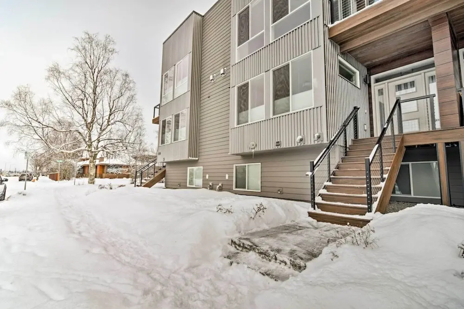 Modern Anchorage Townhome - By Delaney Park Strip!