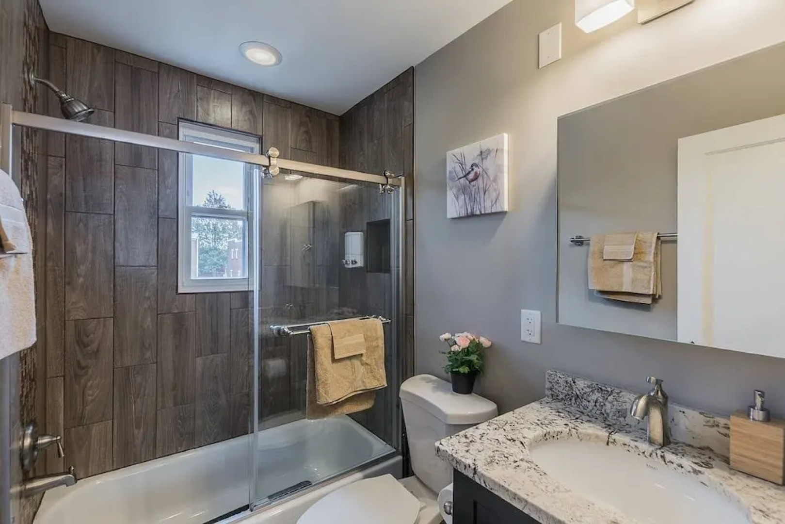 Beautiful 3br/2ba House with cozy backyard by CozySuites