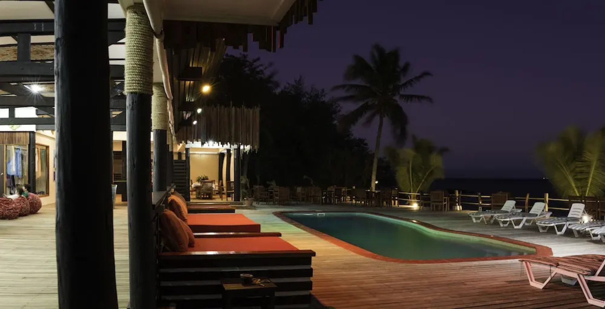 Funky Fish Beach & Surf Resort - Hostel