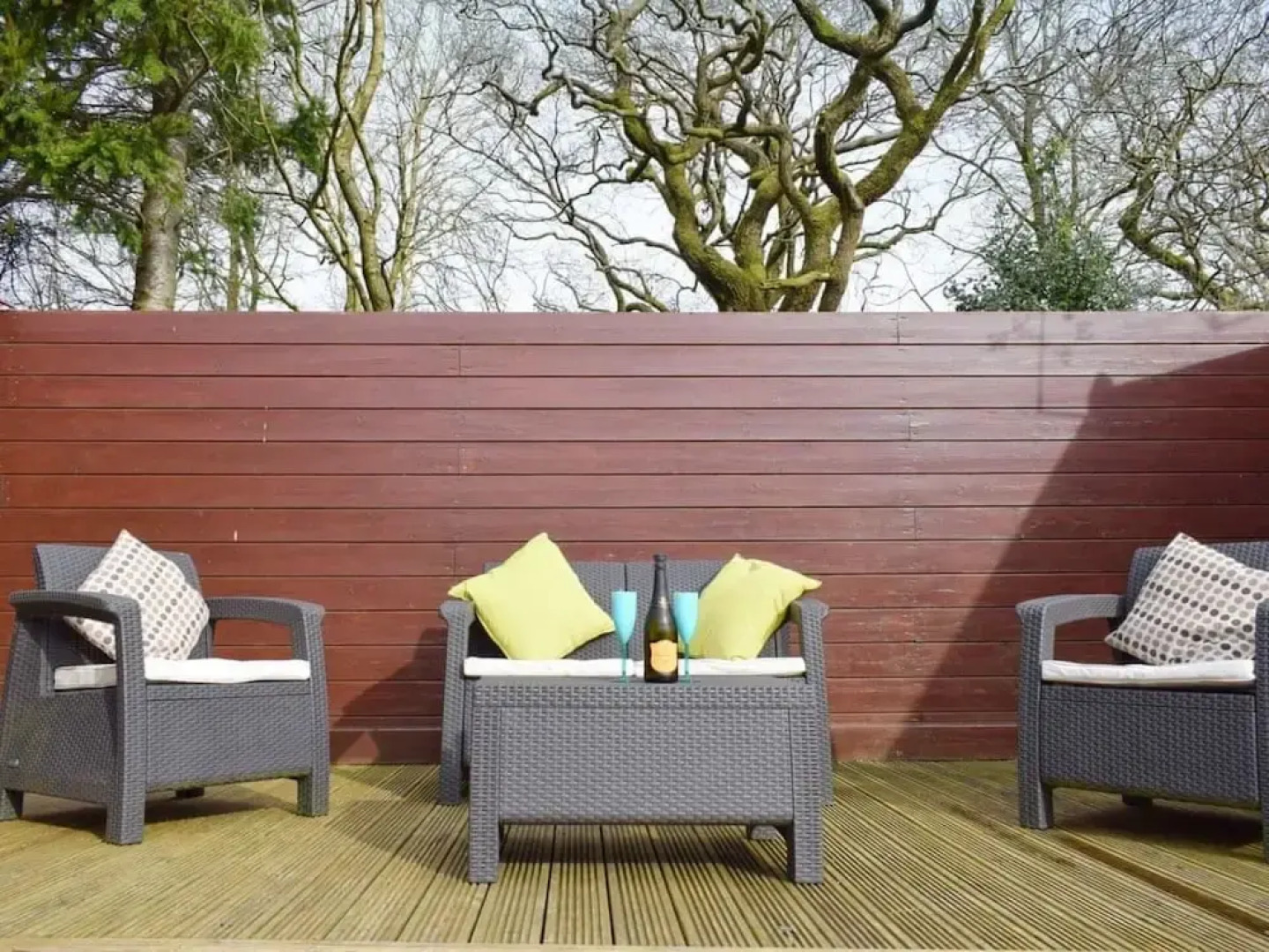 3-bed Lodge - Sleeps 7 - Hot Tub - Pet Friendly