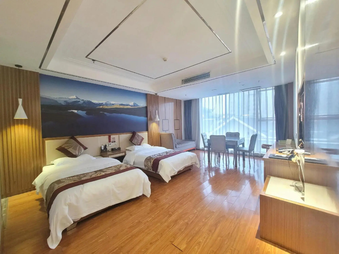 Golden Apple Hot Spring Hotel