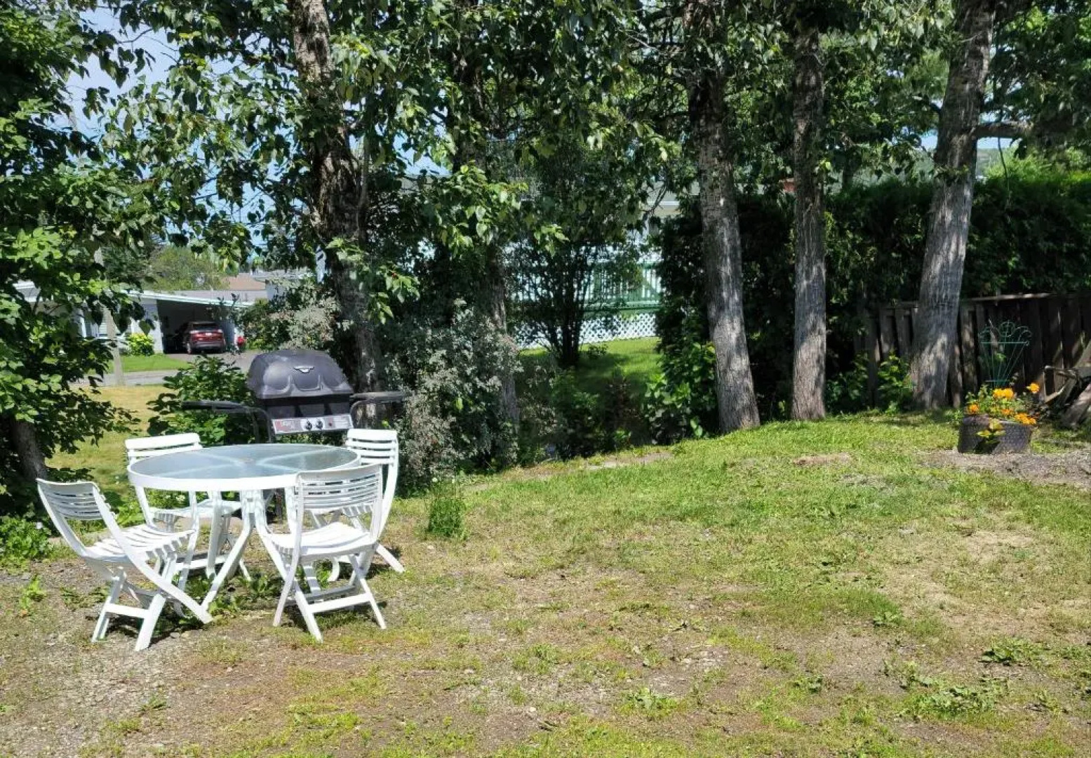 Downtown apartment next to highway netflix+wifi