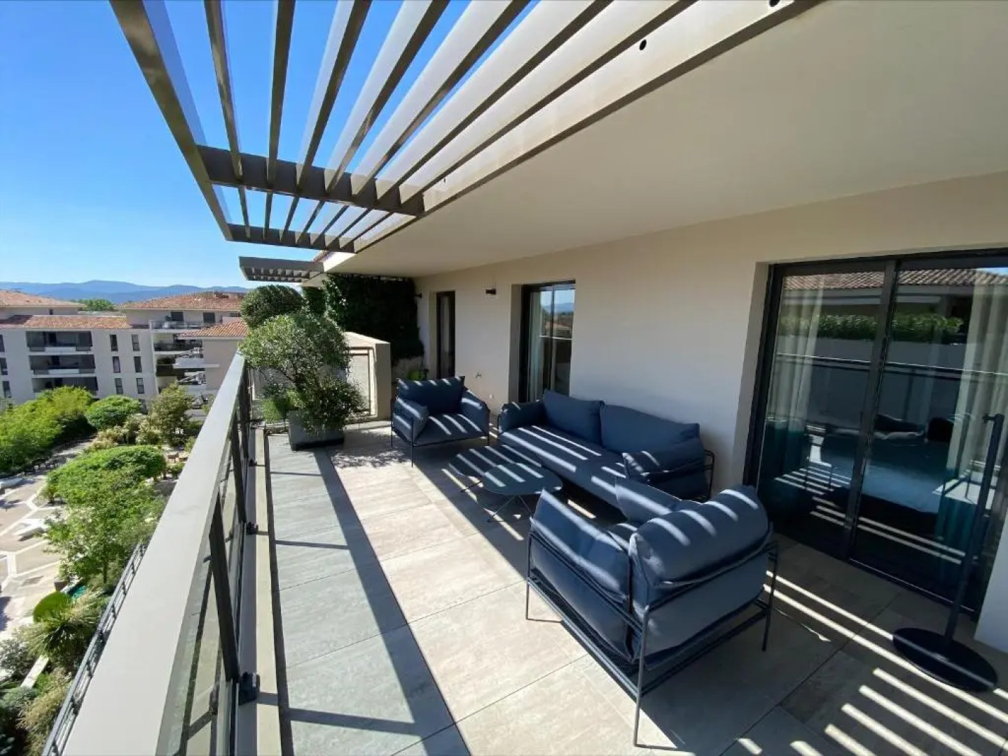 T4 Standing Exclusive Resort