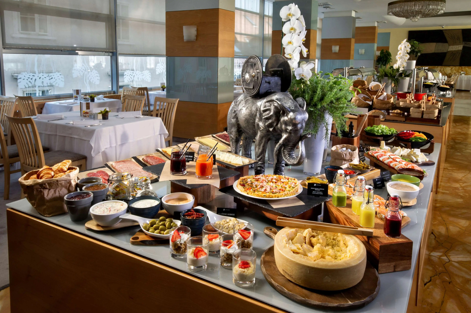 Отель Best Western Premier Hotel Slon