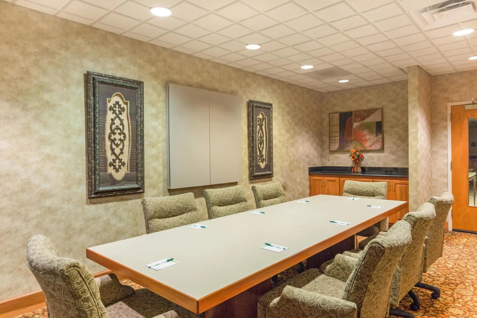 Spark by Hilton Tupelo