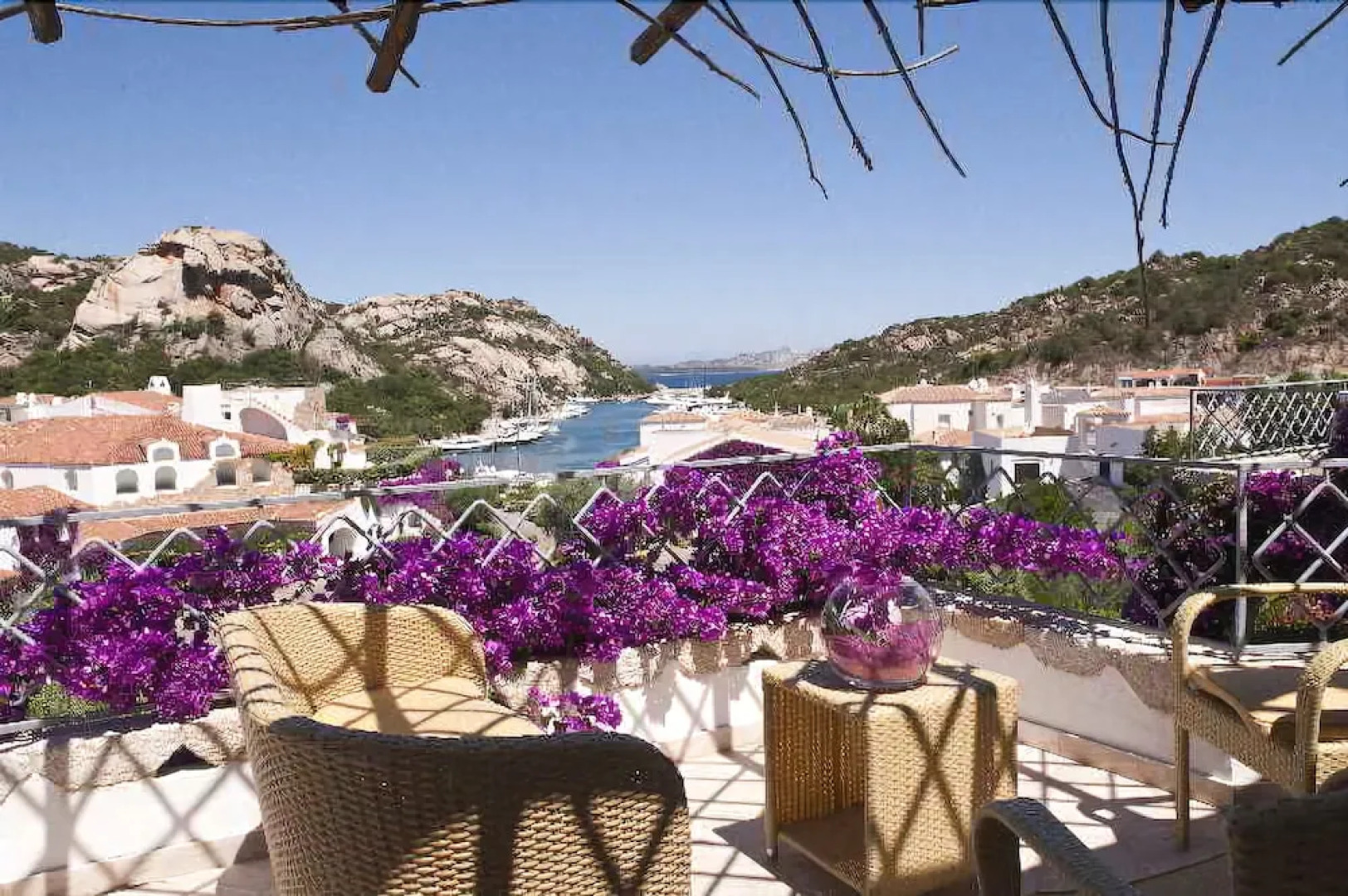 Residence Living Poltu Quatu