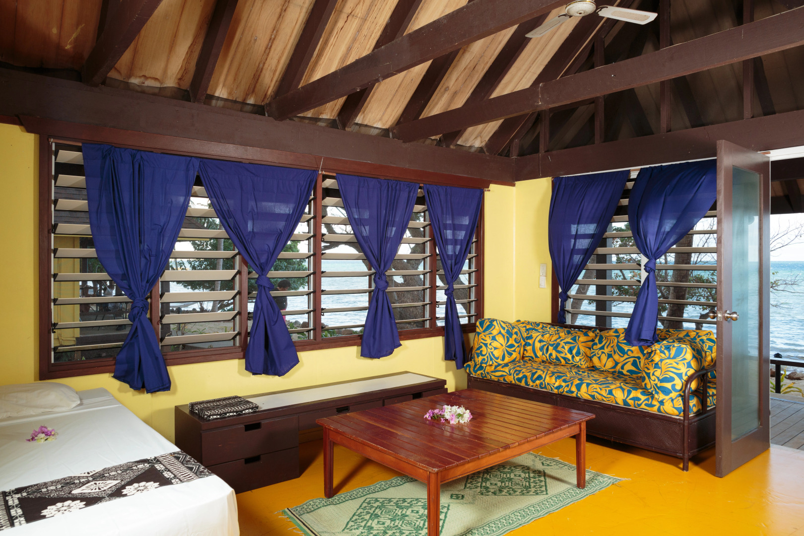 Funky Fish Beach & Surf Resort - Hostel