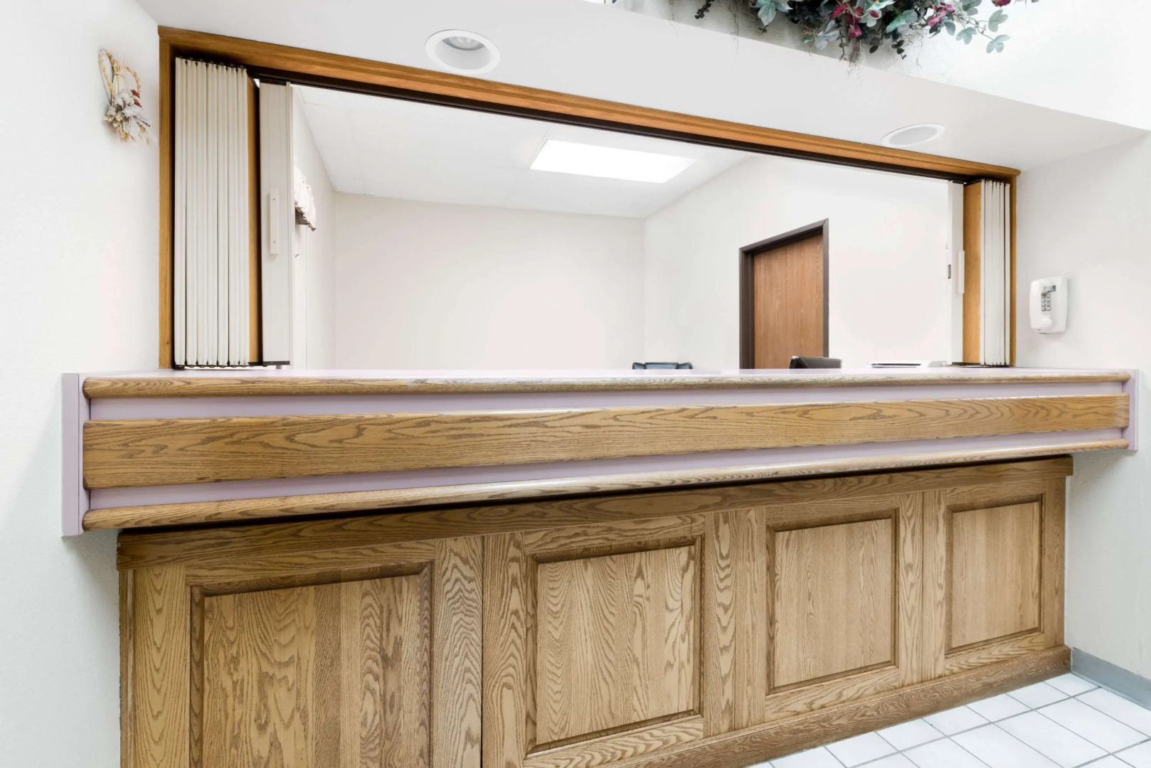 Super 8 By Wyndham Valley City