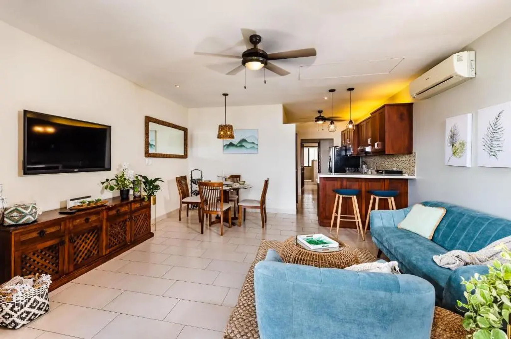 Flamingo Marina Resort 523, Flamingo 2-Bedroom Beachfront Condo with Pool