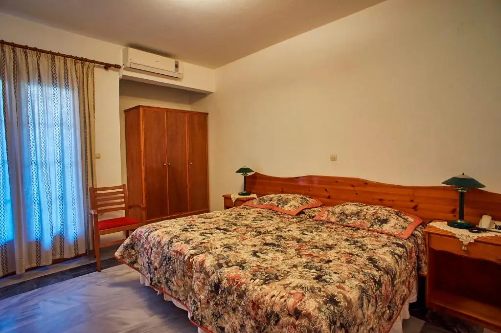 Christinantzela Apartments