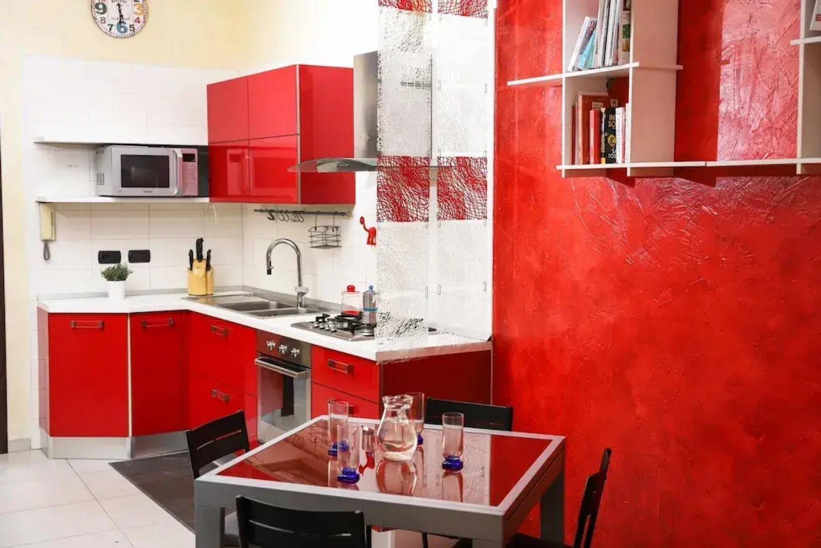 Metro Solfatara Apartment by Wonderful Italy