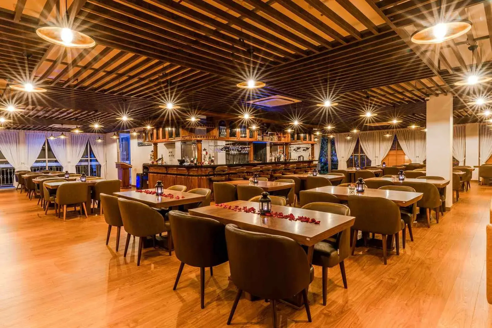 Sea Breeze Hotel & Villa