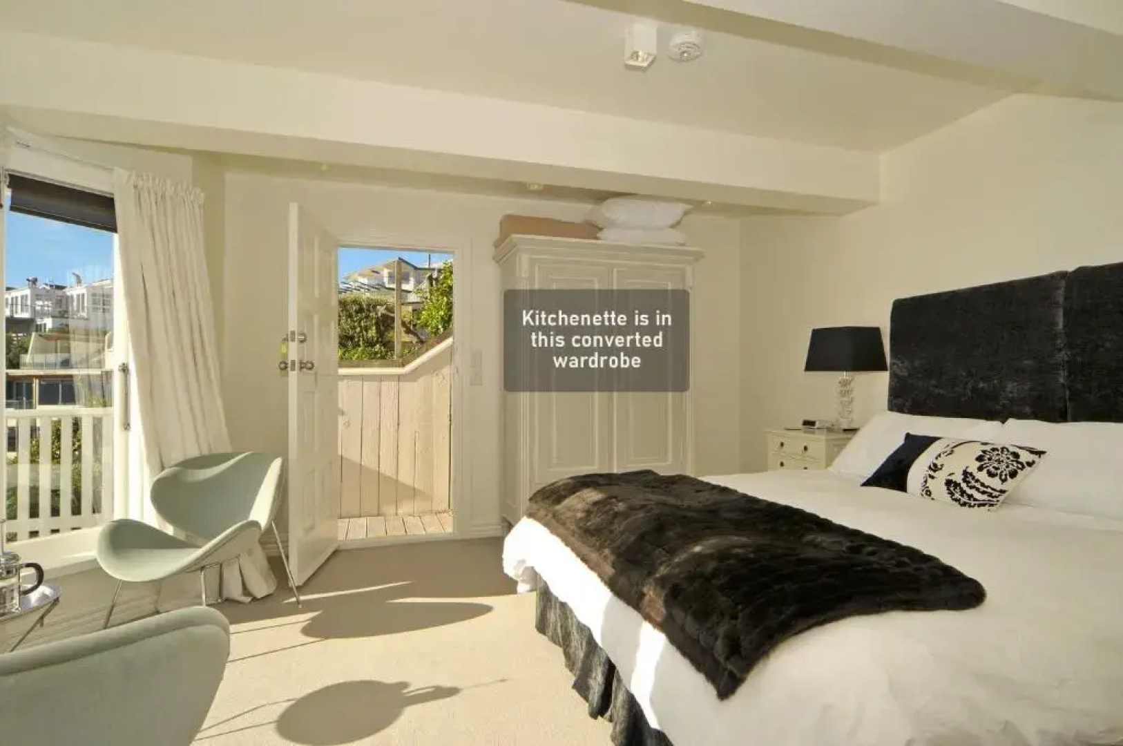 Private Luxurious Studio w Outdoor Living & Views!