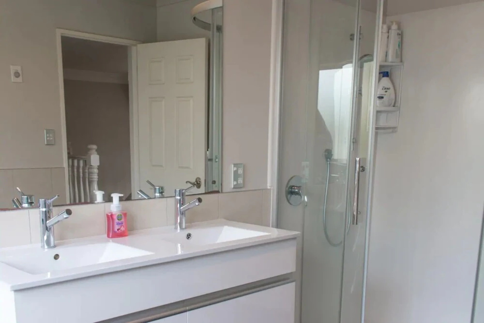 Elegant 6 Bedroom Home in East Auckland