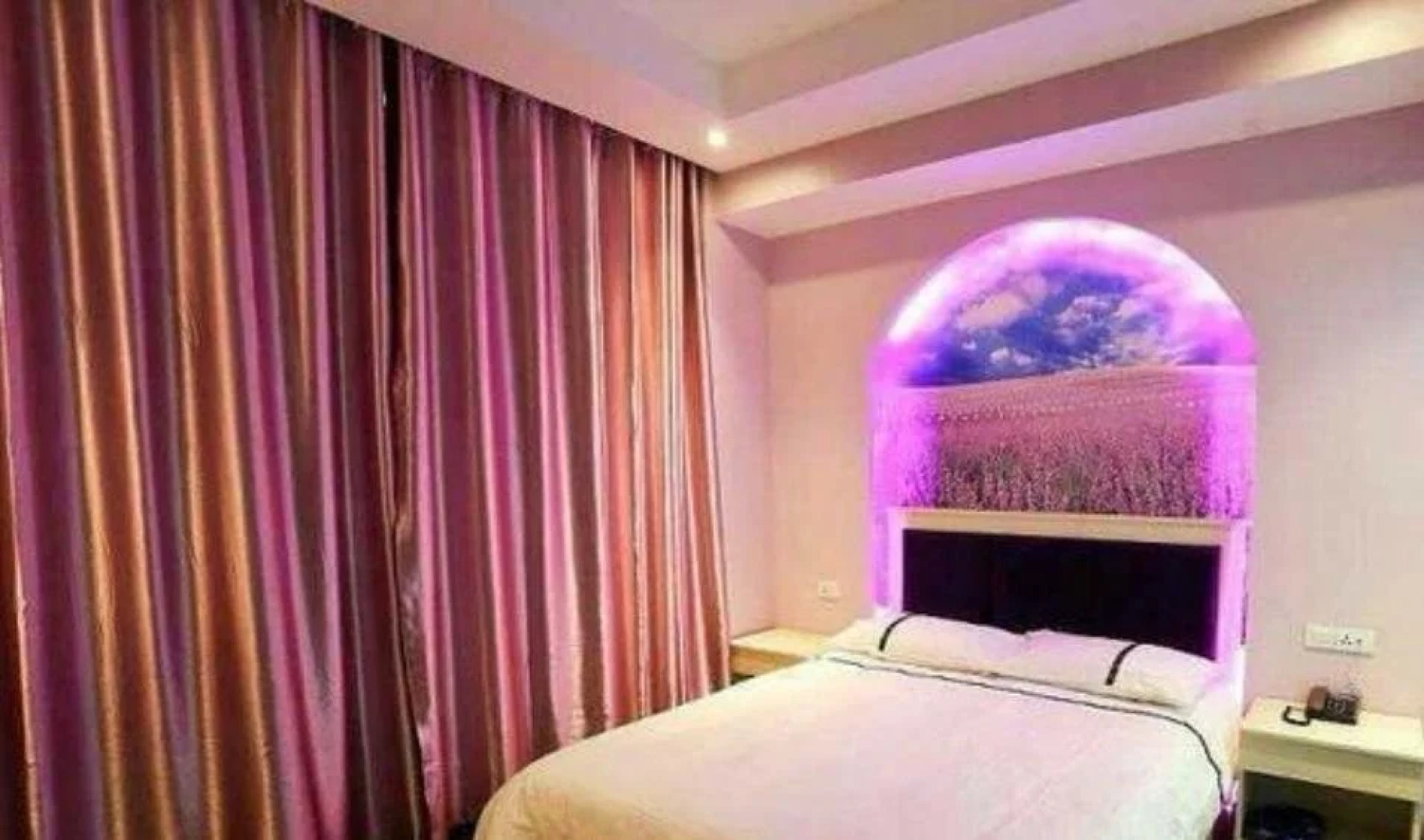 25 hours Emotion Hotel