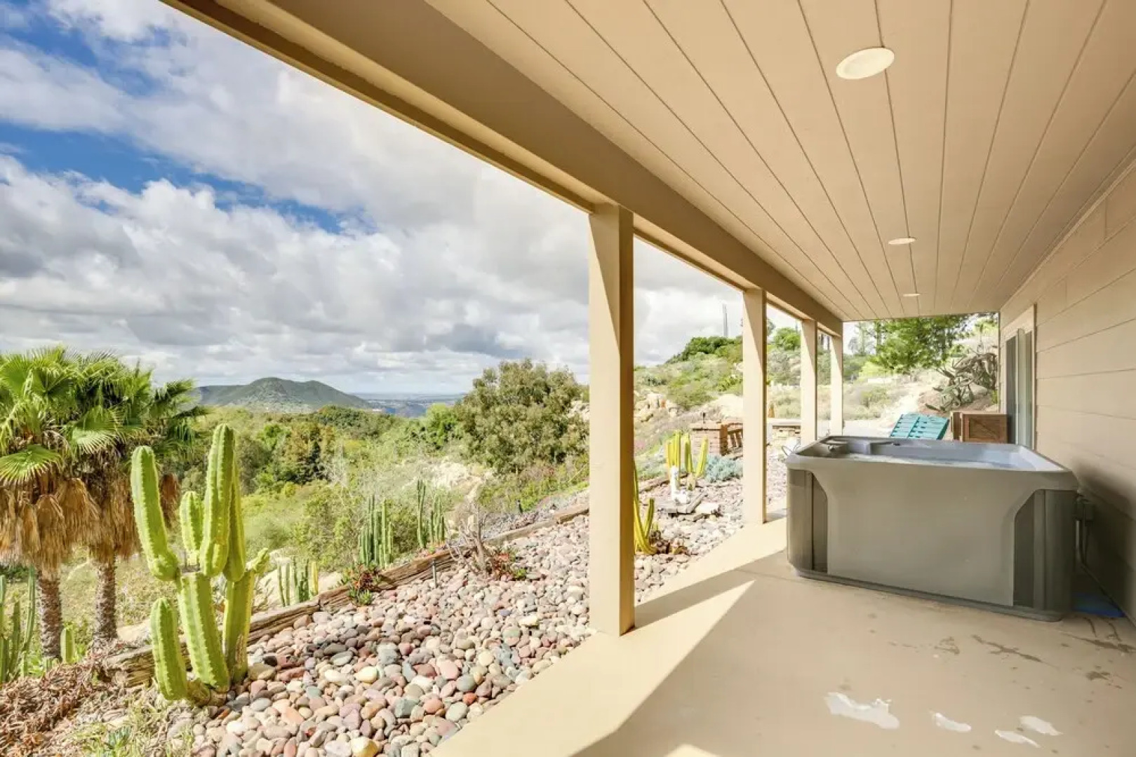 Hot Tub + Balcony: Rainbow Retreat Near Wineries!