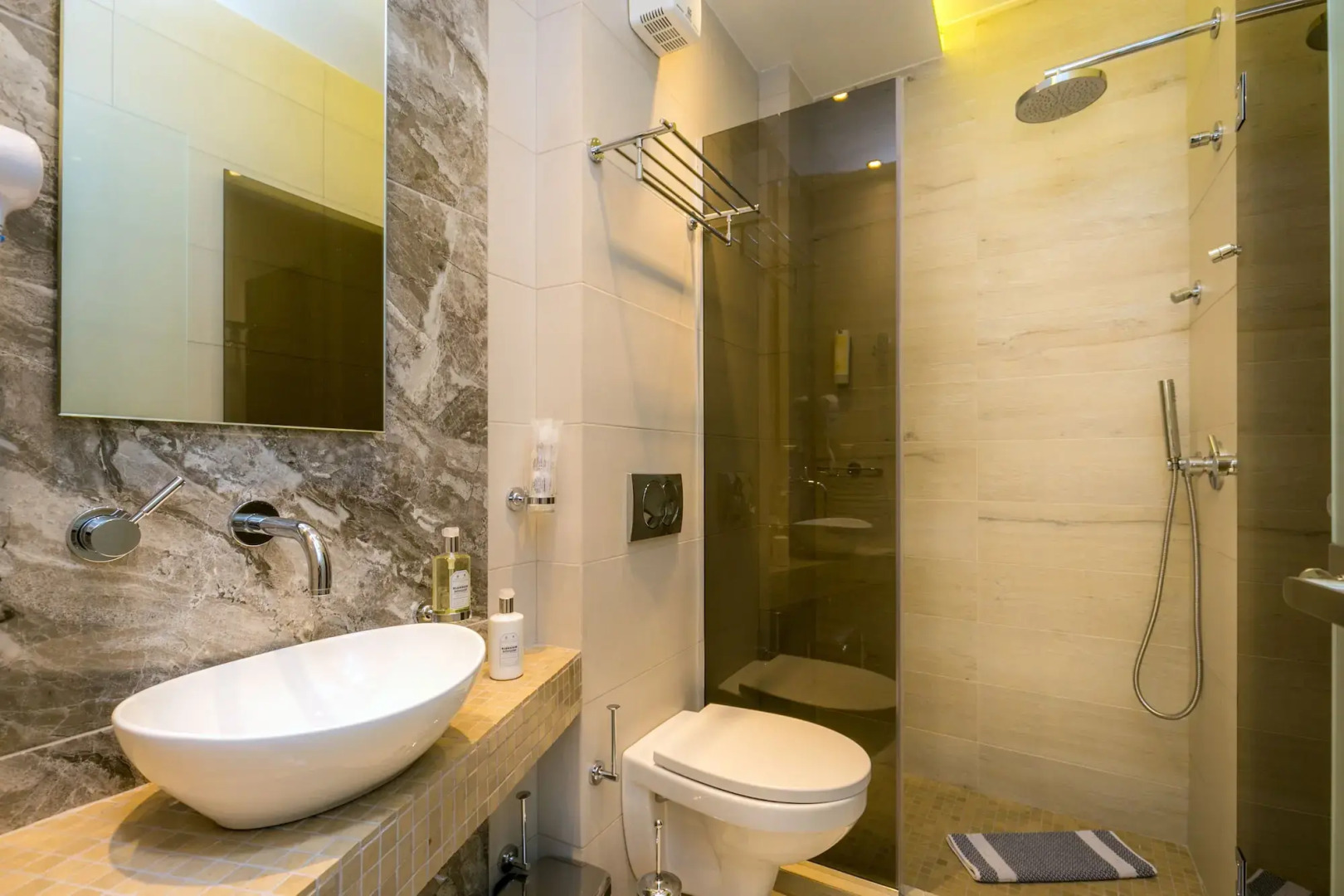 Lobelia Luxury Suites