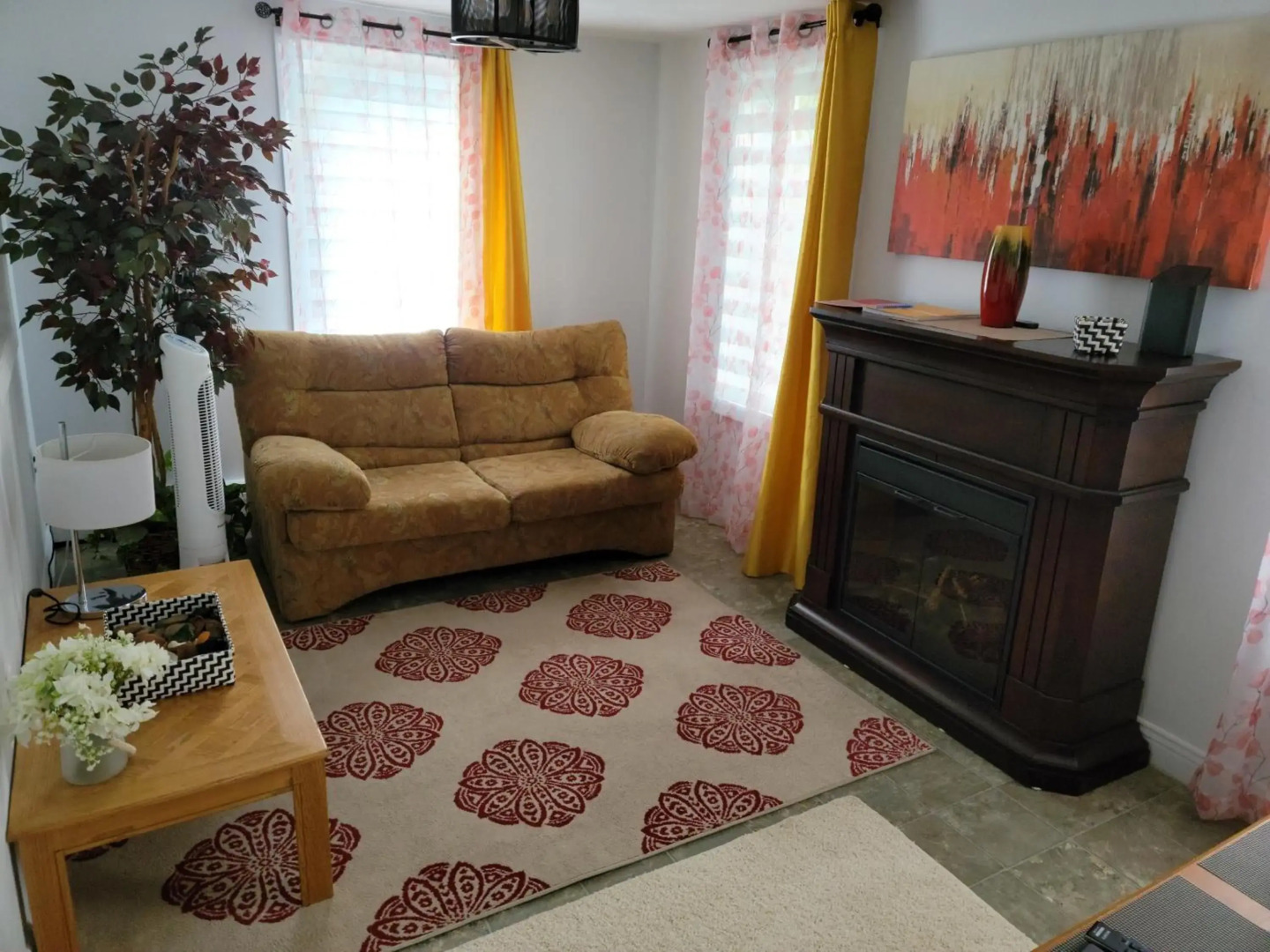 Vibrant apartment in the heart of the town