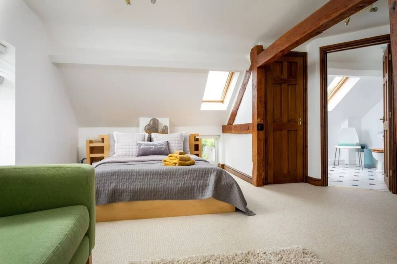 Cotswold Barn Conversion With Private Hot Tub