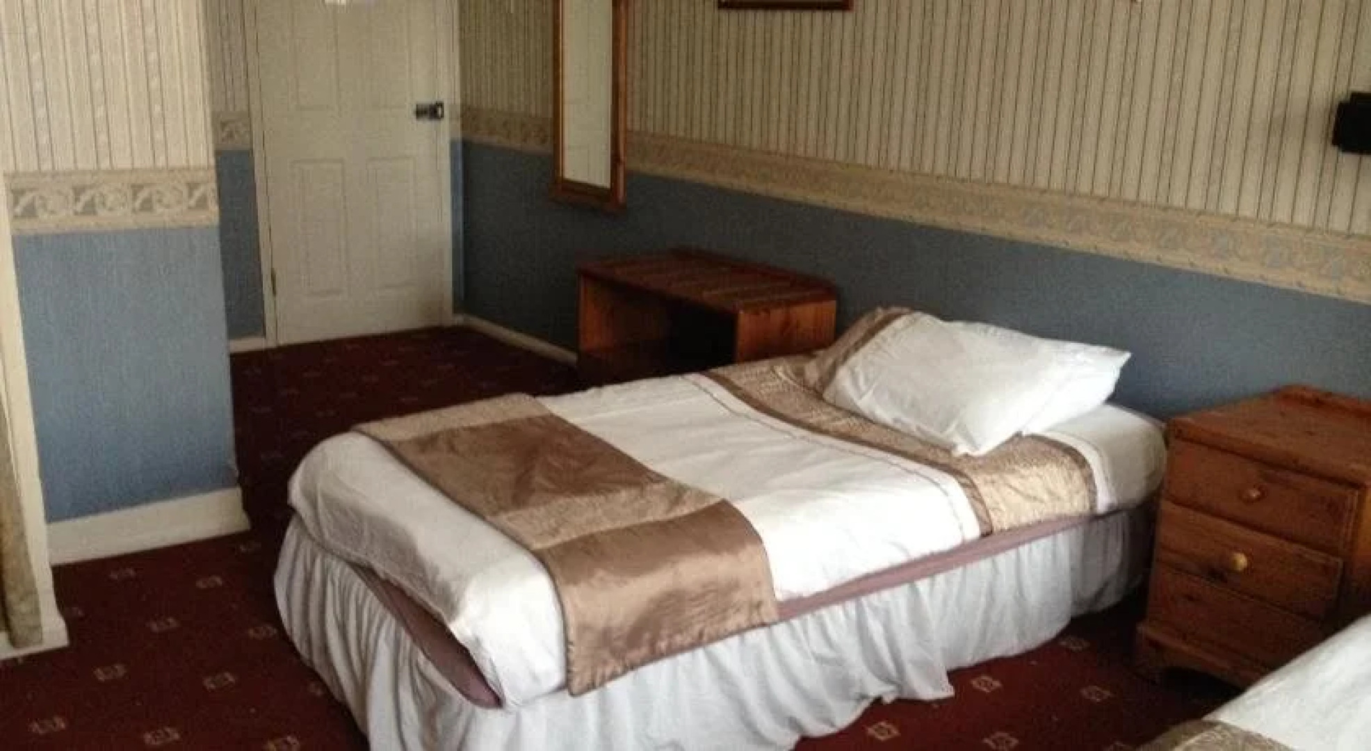 The Royal Victoria & Bull Hotel