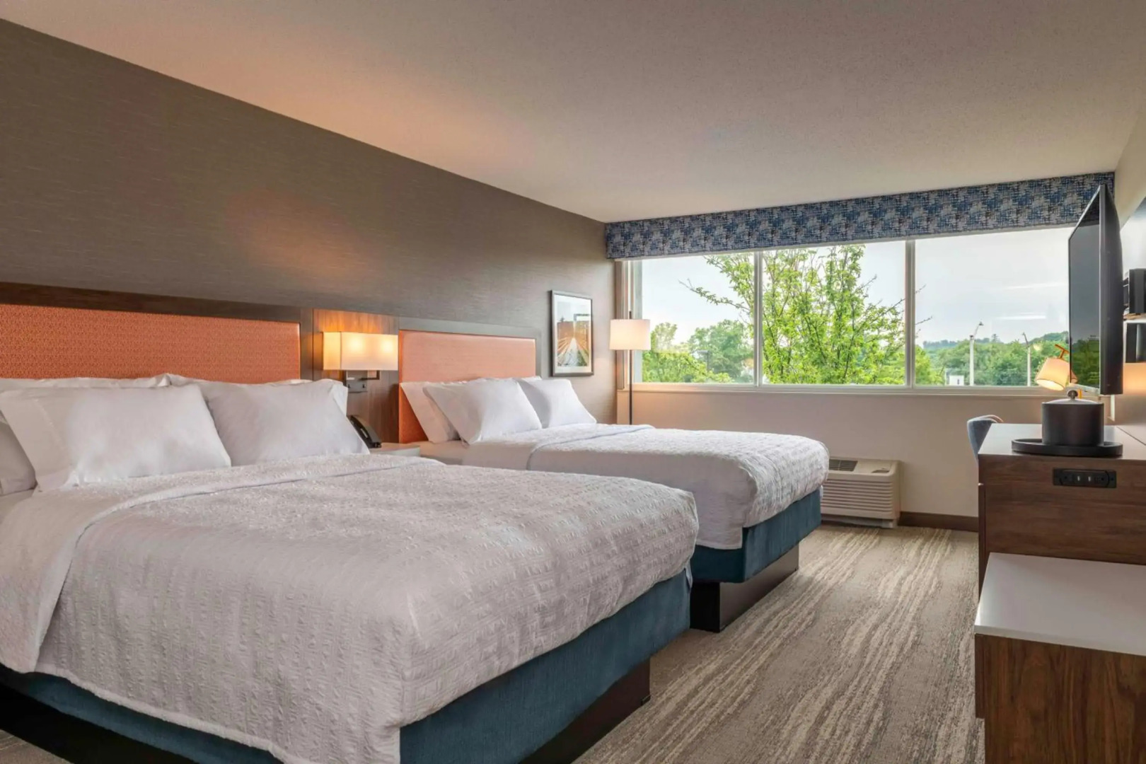 Hampton Inn Manchester Downtown