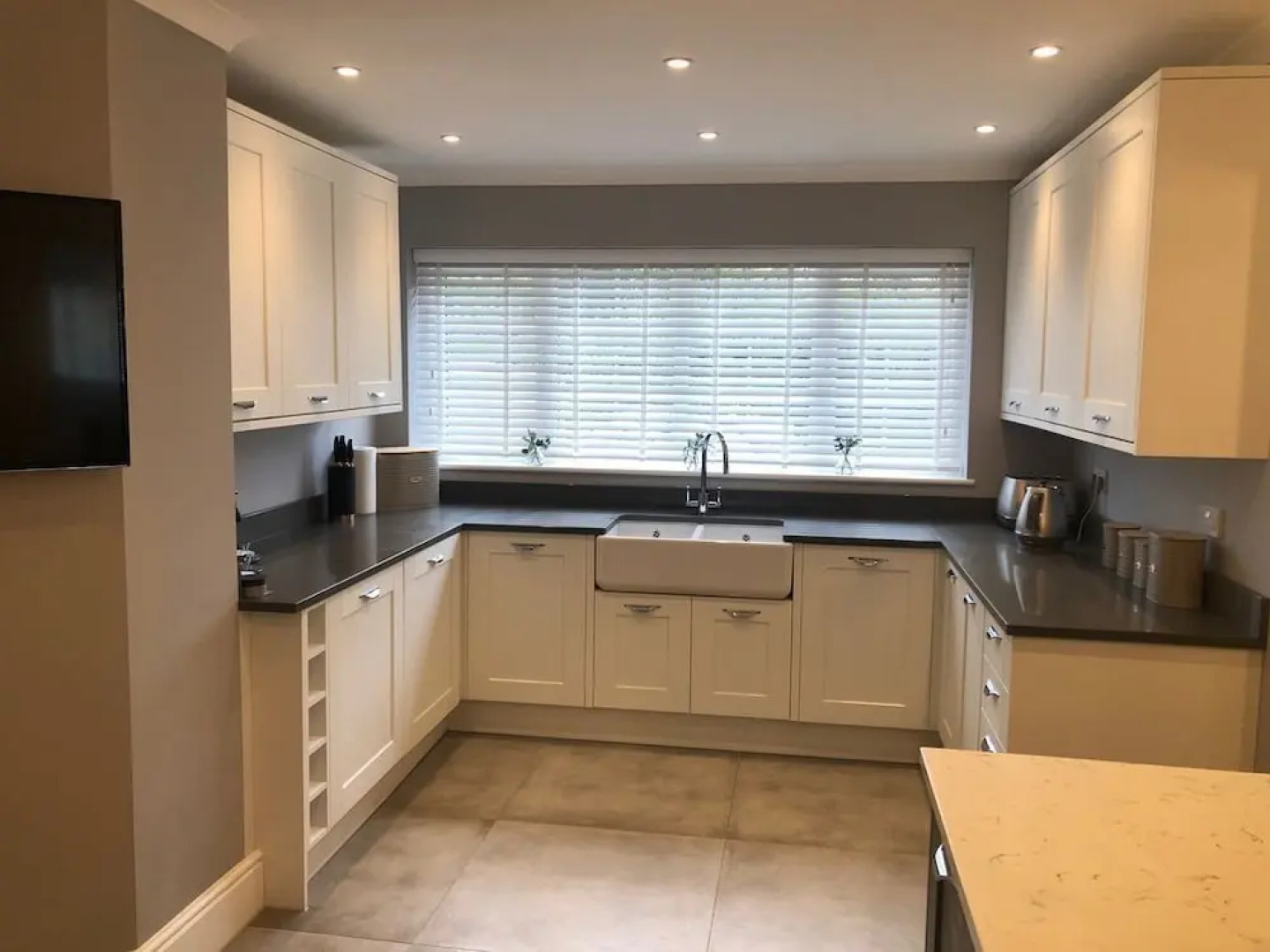 Beautiful Family Home With 42ft Pool & Cinema Room