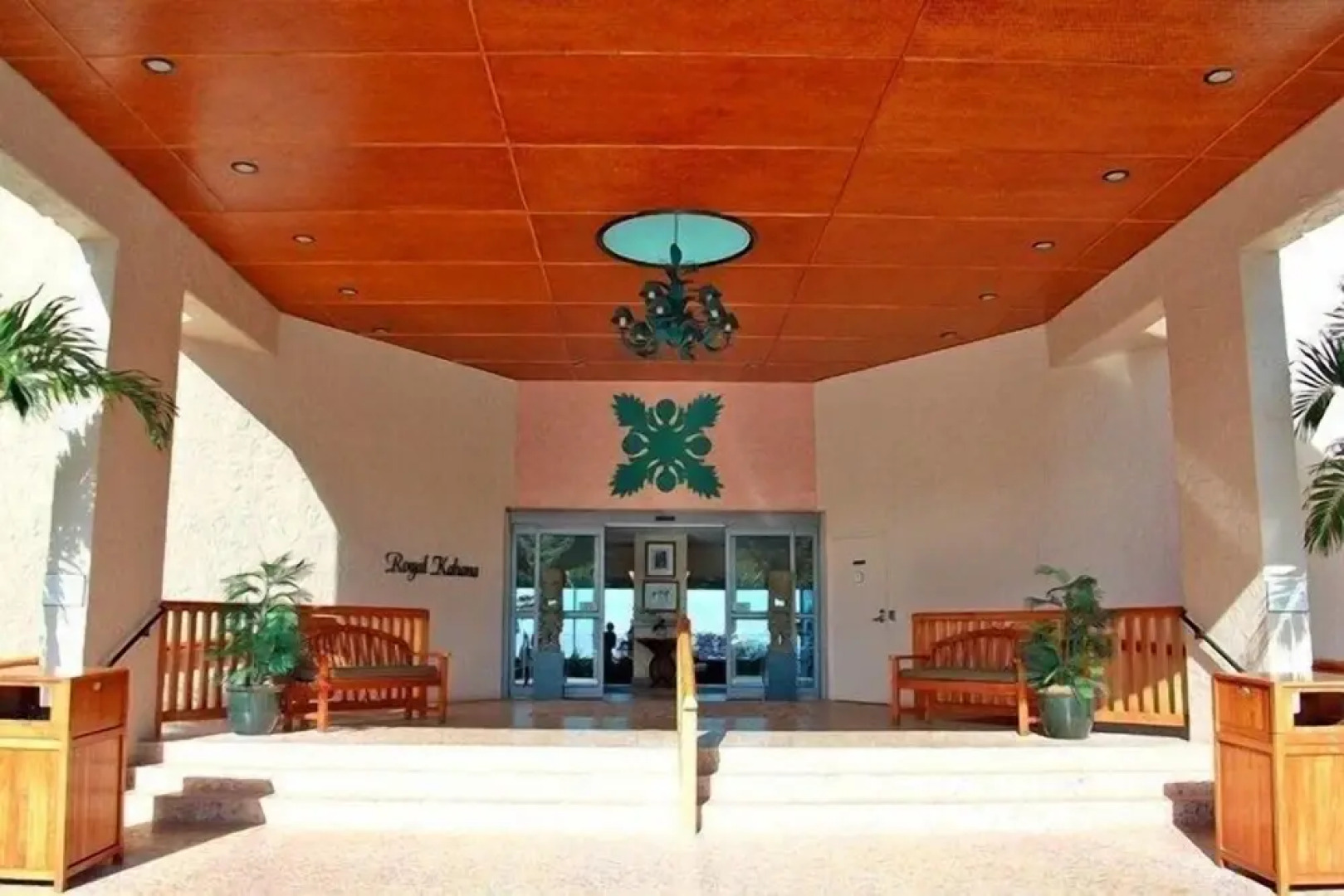 Royal Kahana #911 2 Bedroom Condo by RedAwning