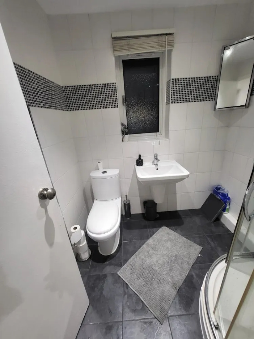 Charming 2-bed Apartment in Grays