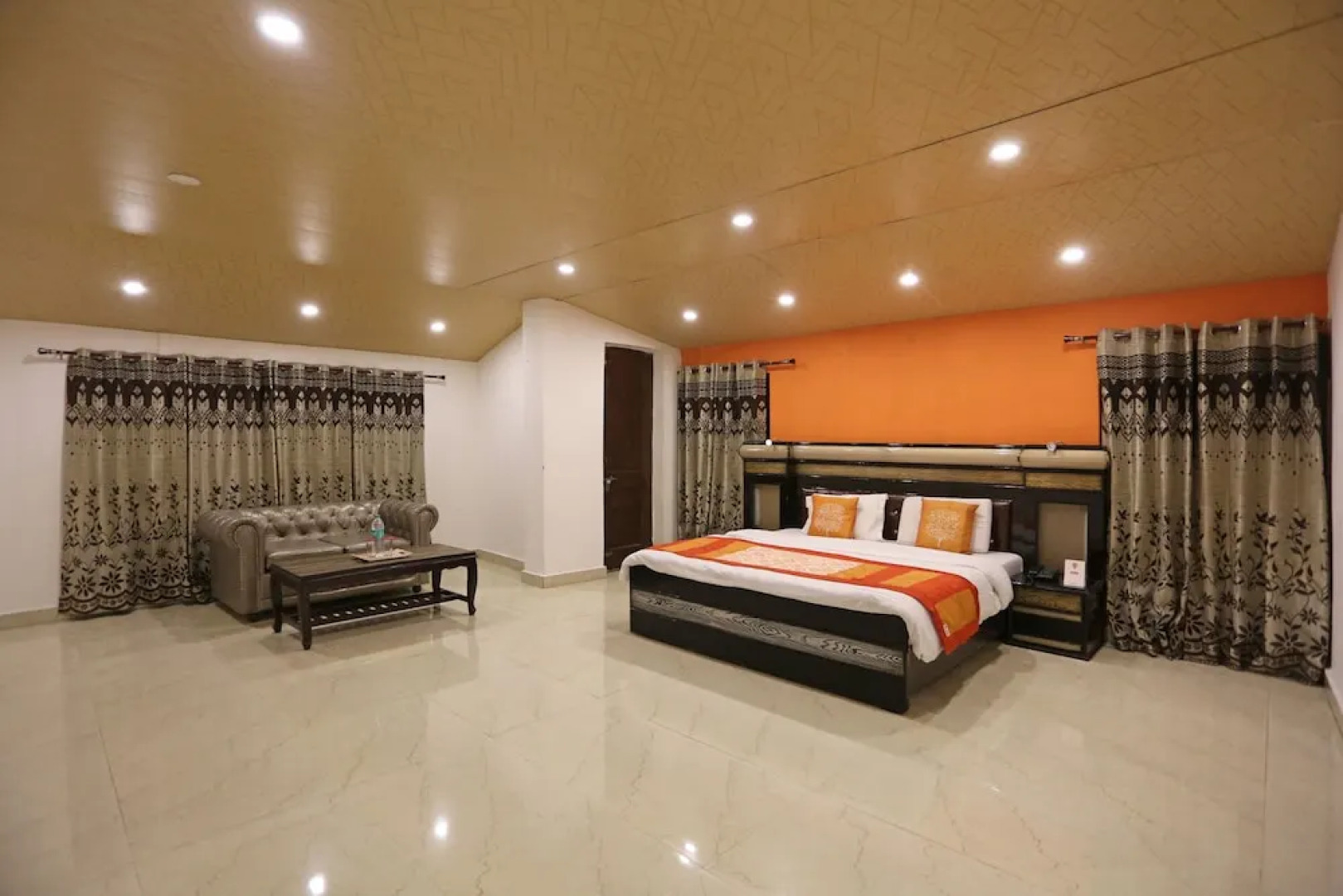 OYO 6517 Satyam International