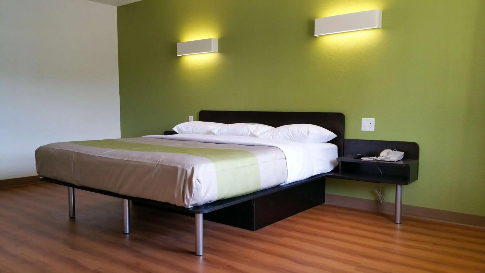 Motel 6 Palestine, TX