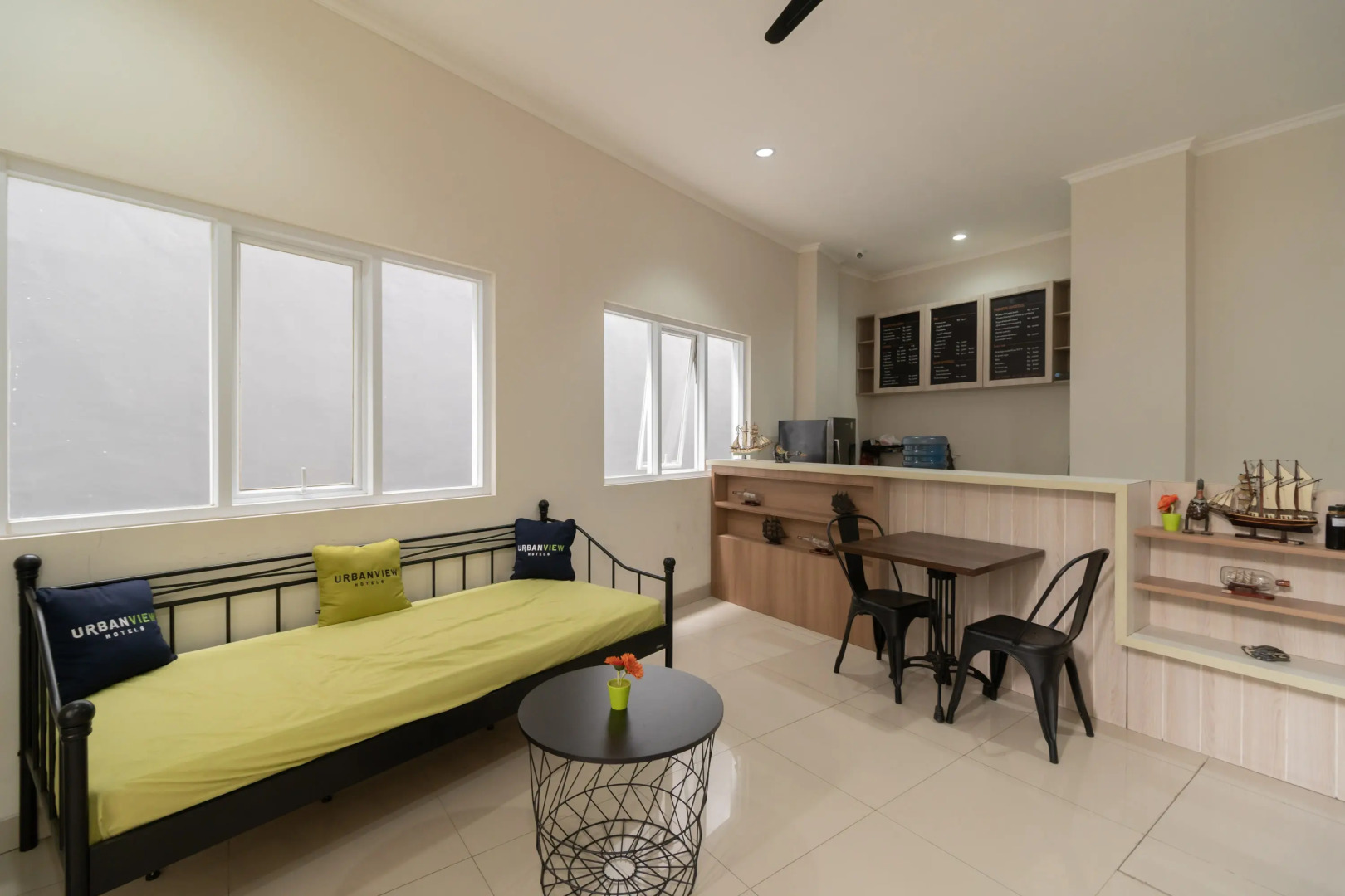 Urbanview Hotel Syariah DJ Gading Serpong