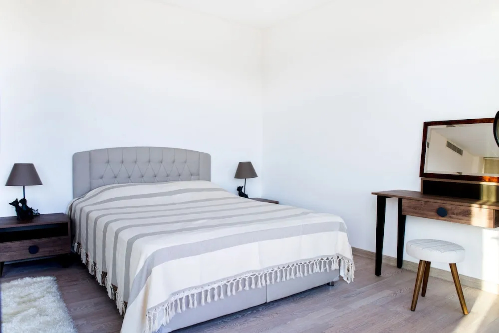 Important Group Villa Prestige