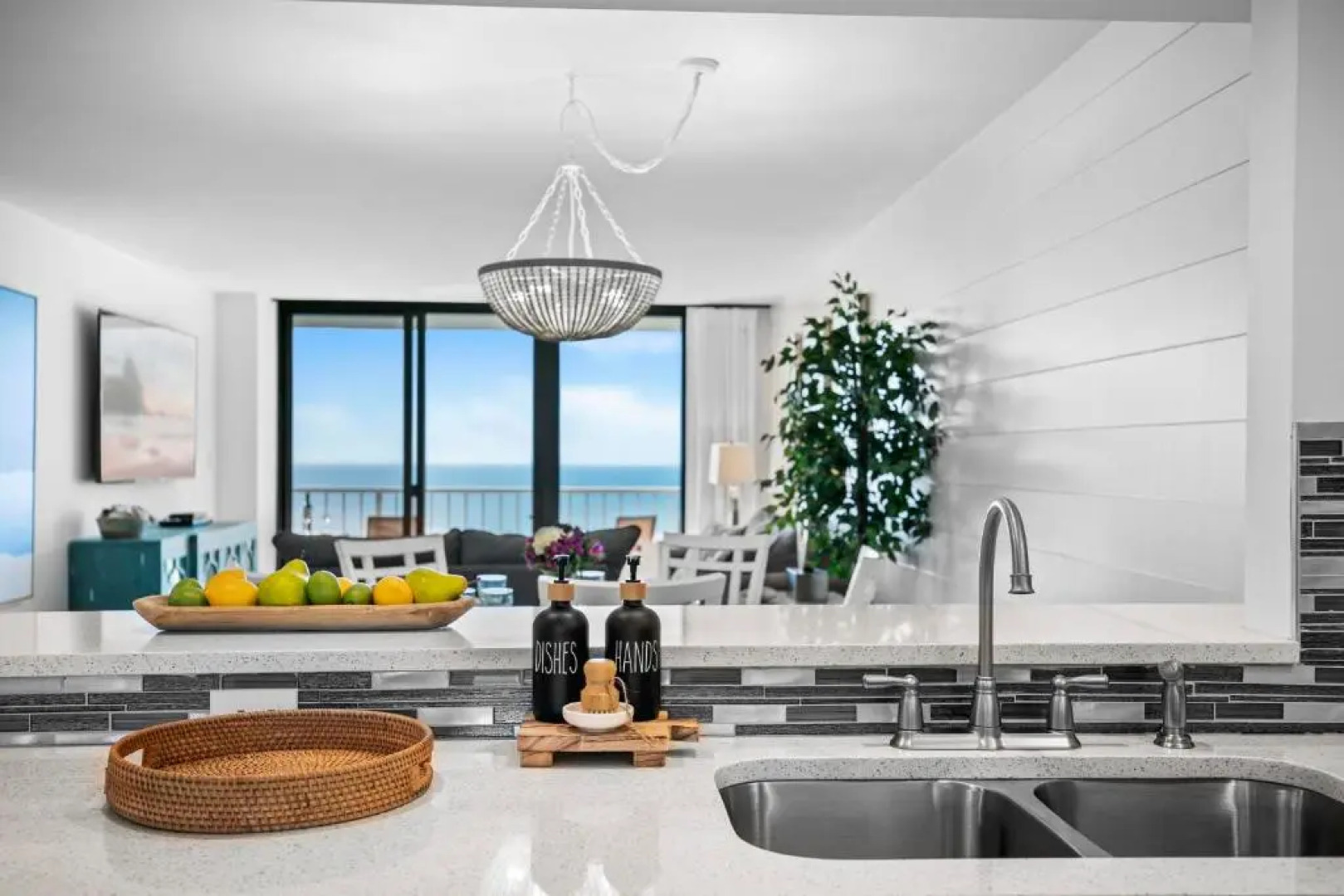 La Bella Vita on Marco - South Seas Tower 3, 1802