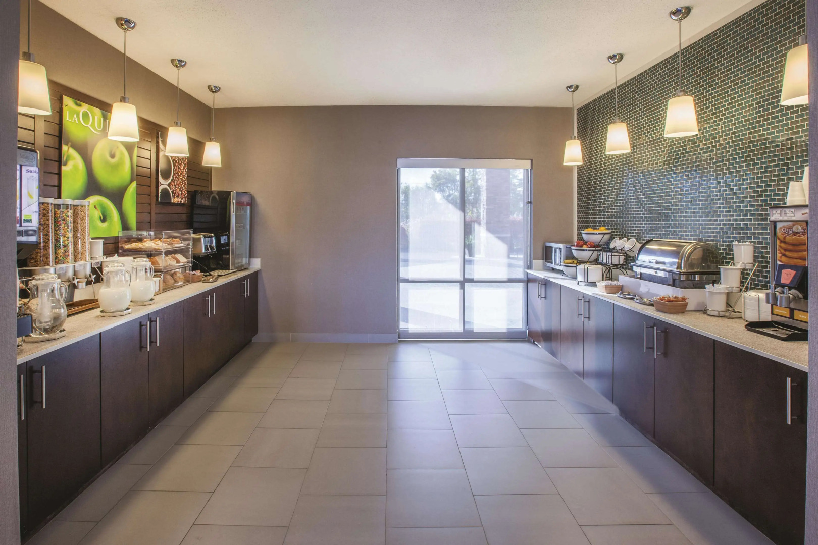 La Quinta Inn & Suites by Wyndham Philadelphia Airport