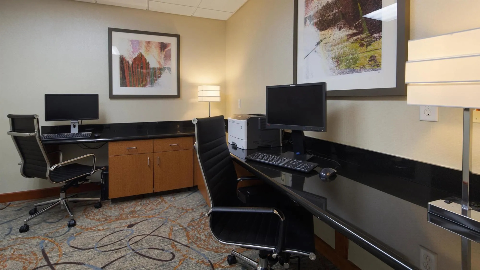 Holiday Inn Express & Suites Cedar Falls - Waterloo by IHG