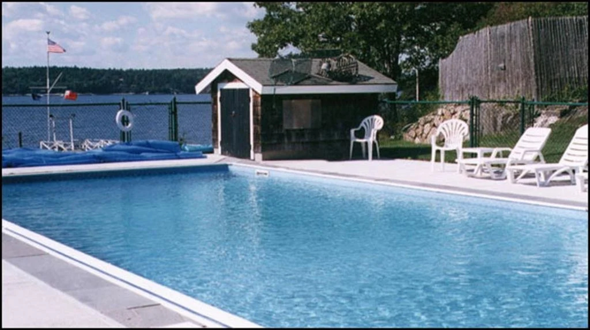 Smuggler's Cove Inn