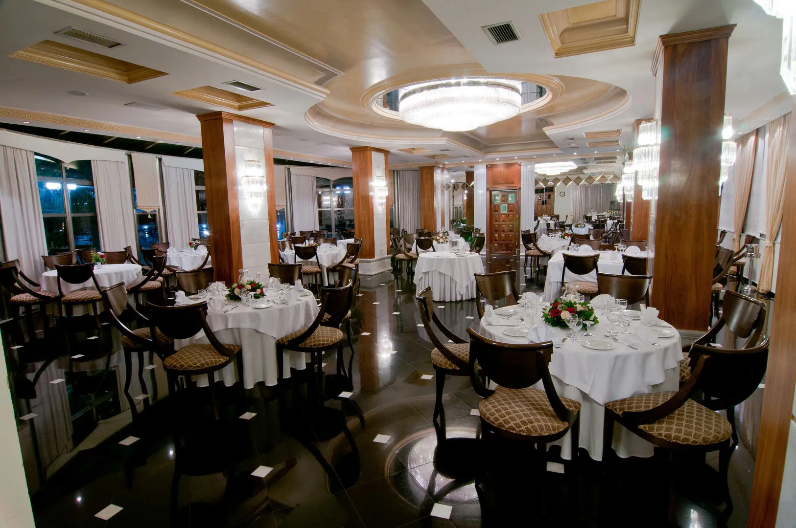 Oasis Hotel Apartments