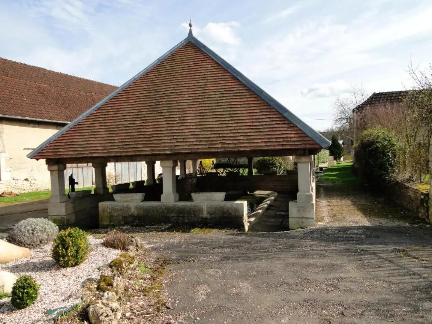 House With 2 Bedrooms in Vanne, With Furnished Garden and Wifi