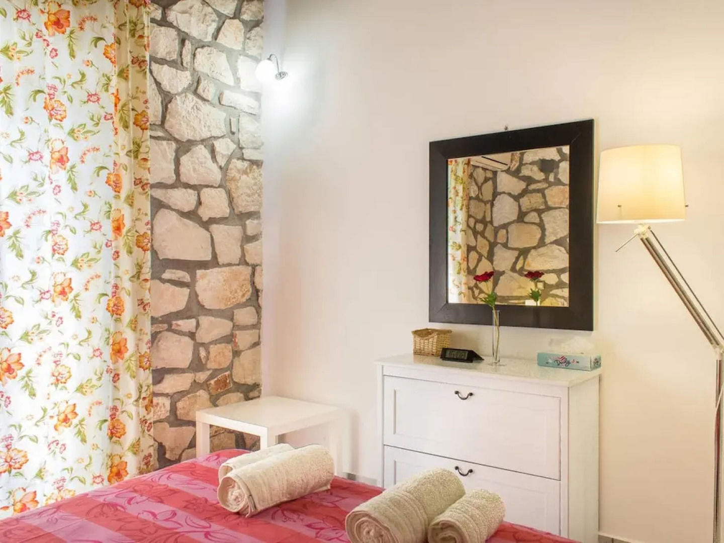 Welcoming Villa near Sea in Agrilia