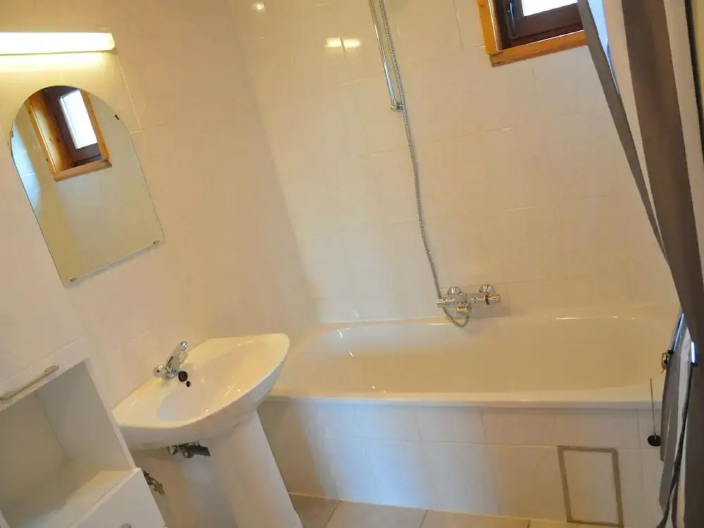 Bungalow in Peaceful Environment