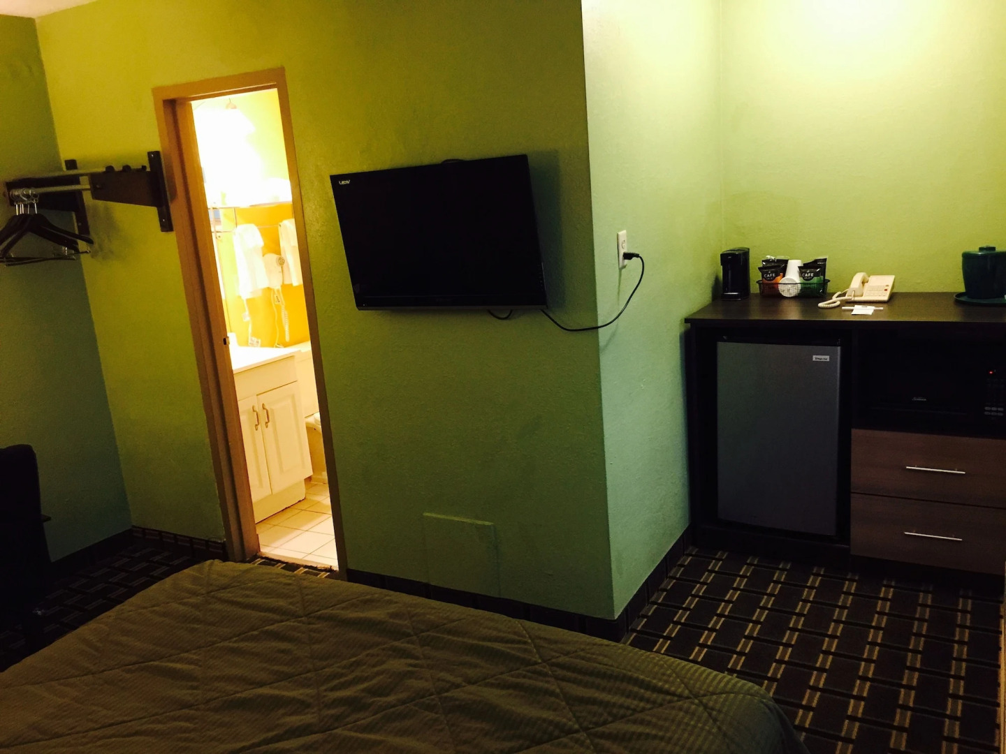 University Manor Inn