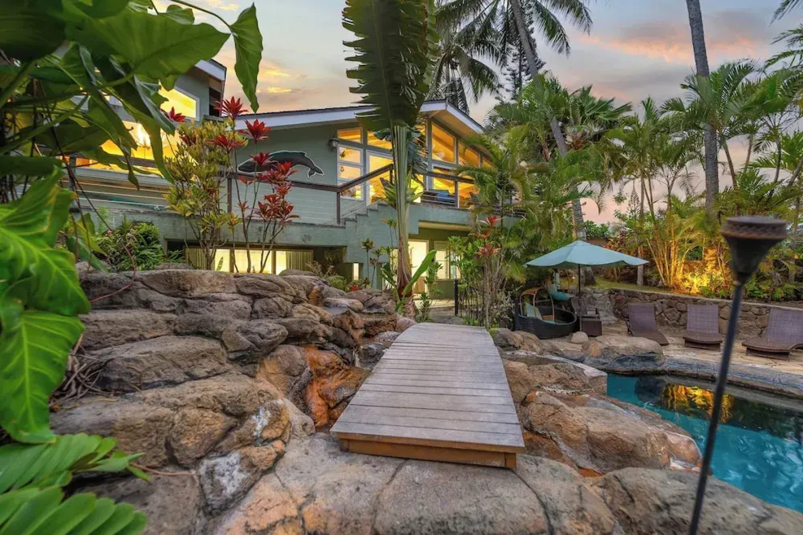 Palione Papalani by Avantstay New $1.5m Remodel Steps From Kailua Beach w/ Private Pool & Hot Tub
