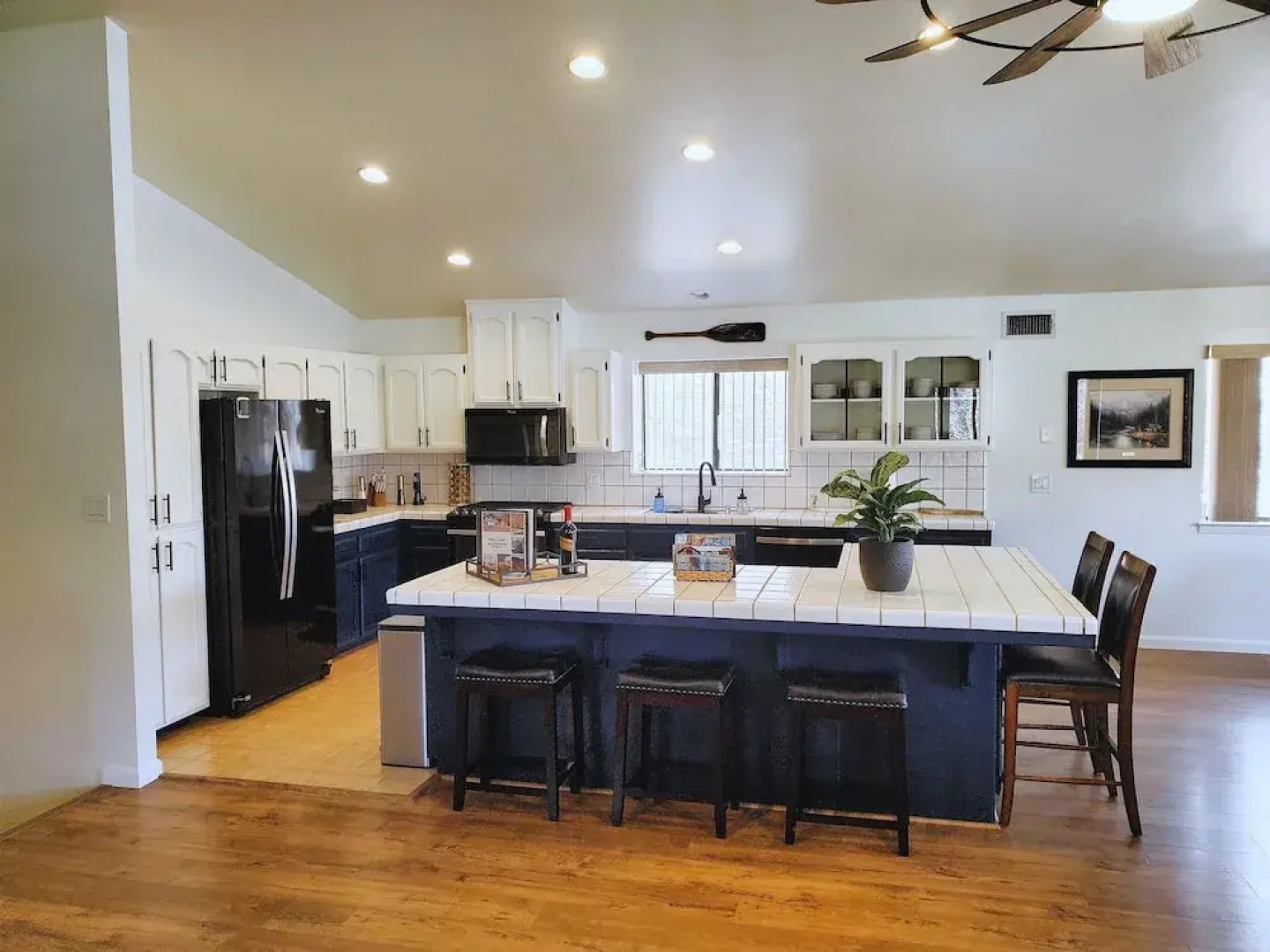 Kern River Retreat - Walk To River & Downtown! 3 Bedroom Retreat by RedAwning