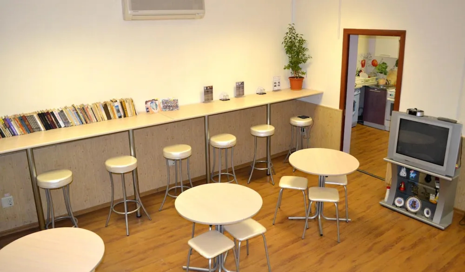 «Неразлучники» - Хостел