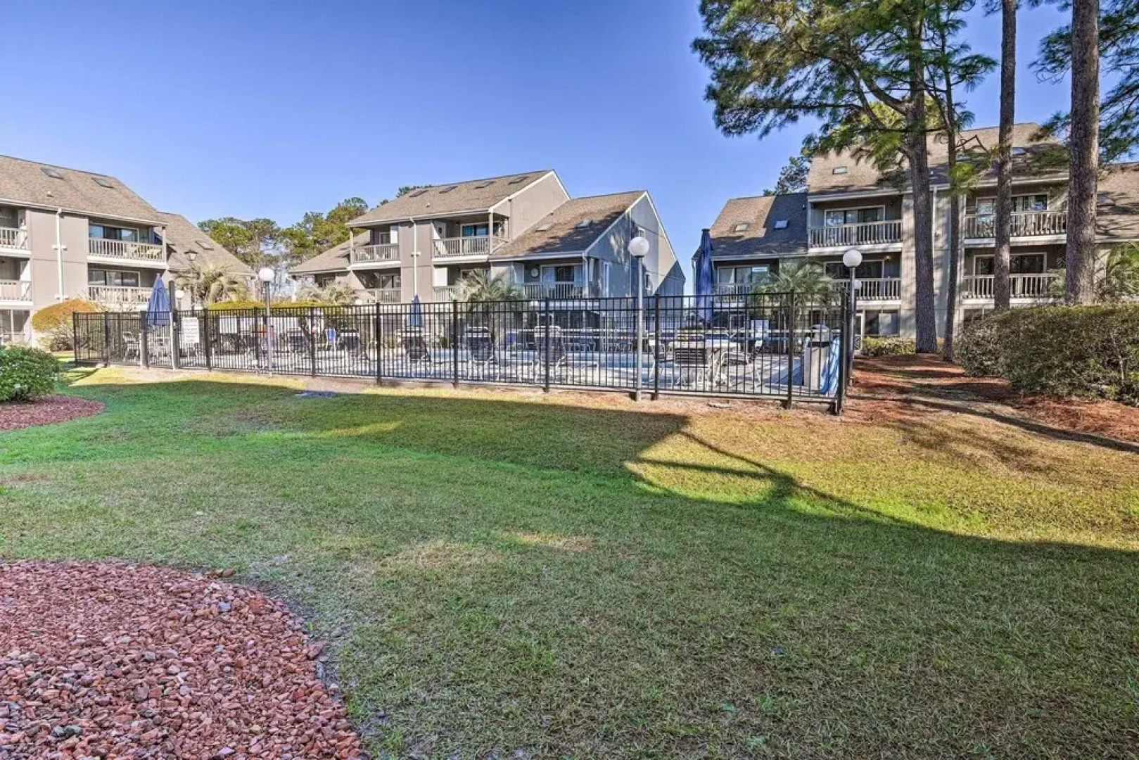 2 Mi to Surfside Beach: Golf Getaway w/ Balcony!