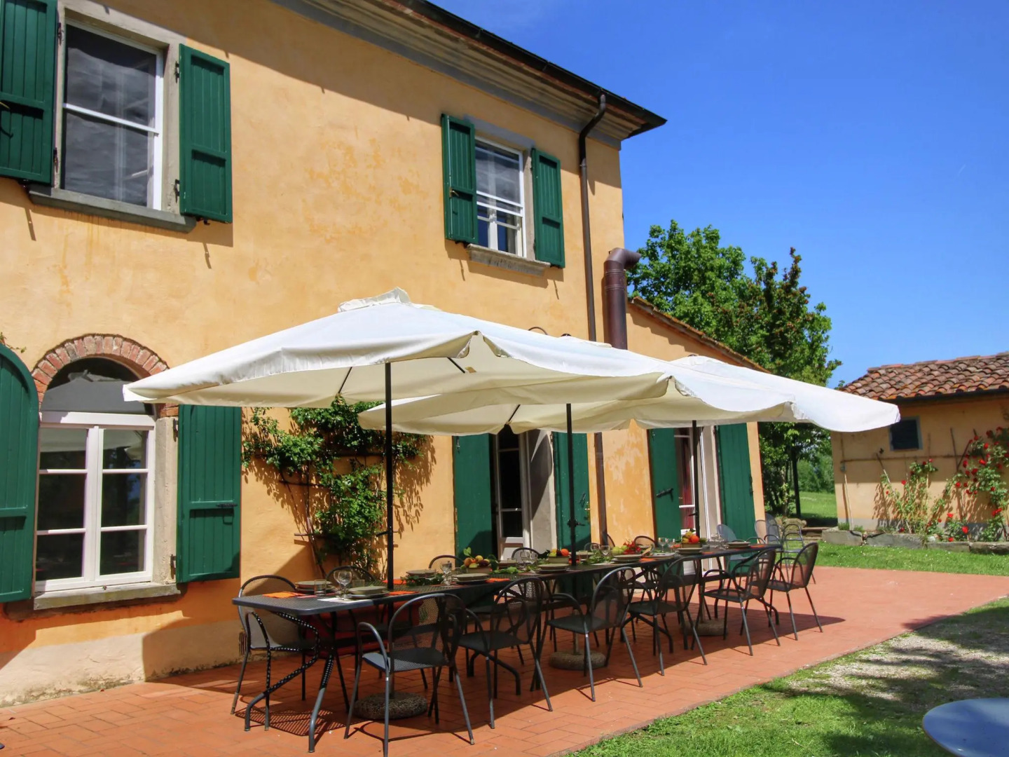 Villa With Swimming Pool in Marciano