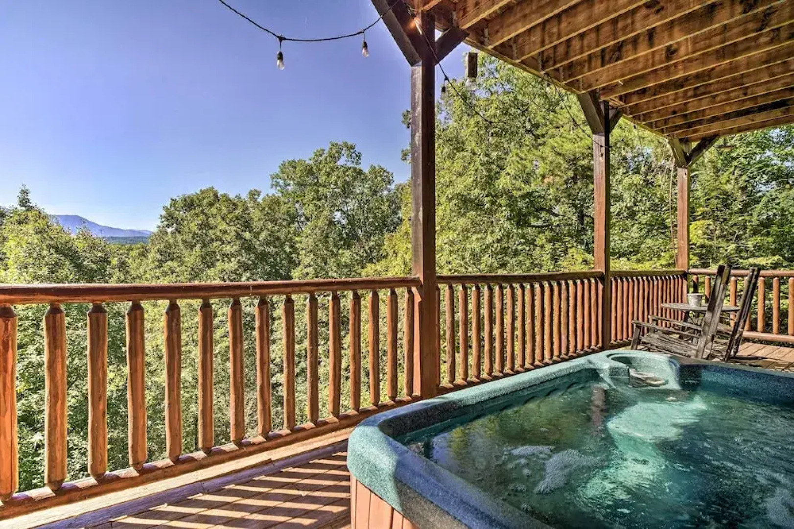 Pigeon Forge Cabin w/ Amazing Mountain Views!