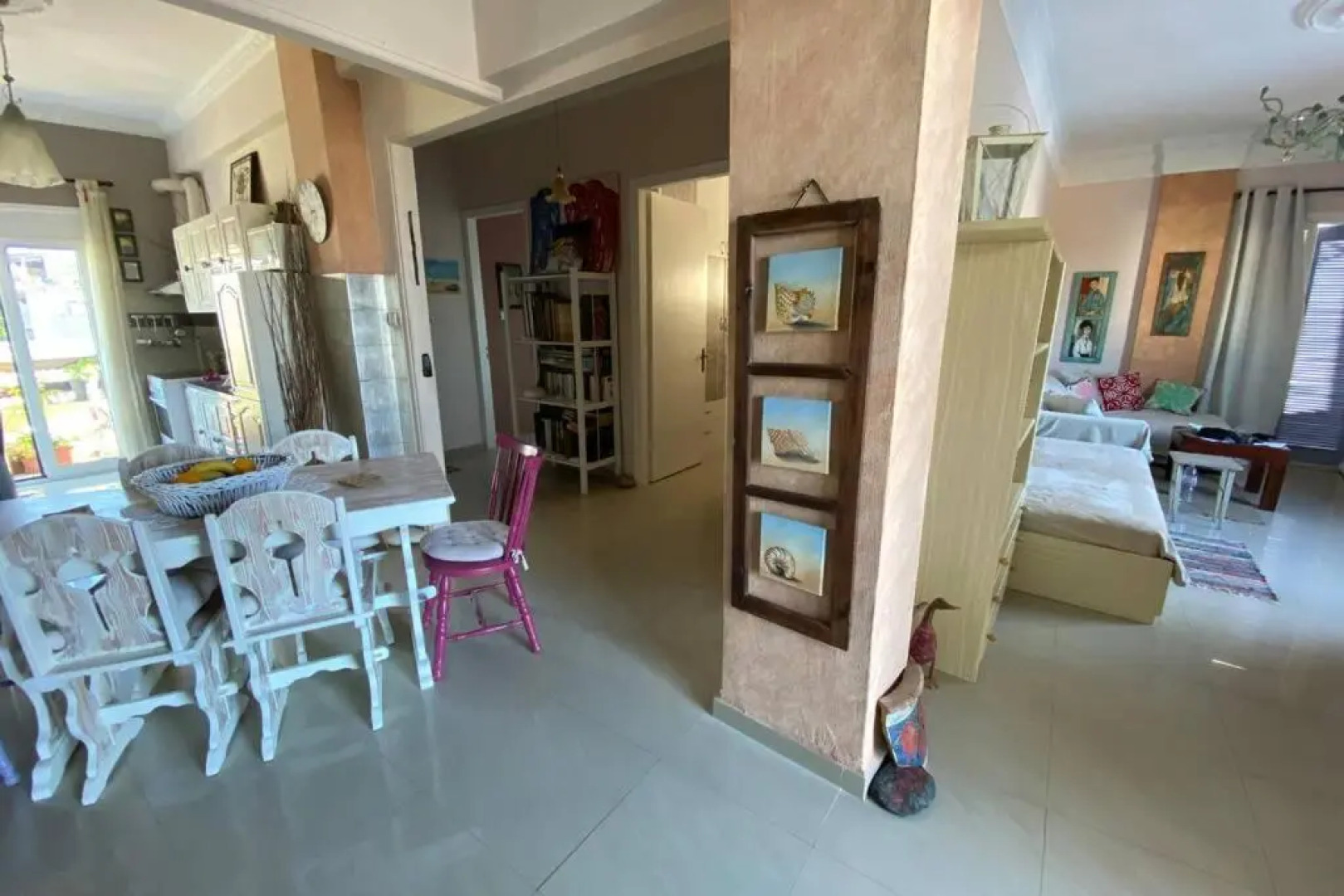 Marys Art and Cultural House 100meters from the beach